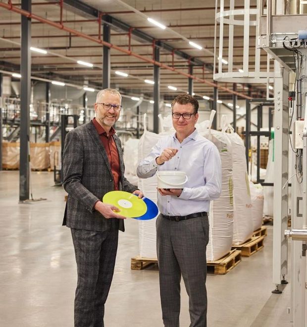 mannen in fabriek